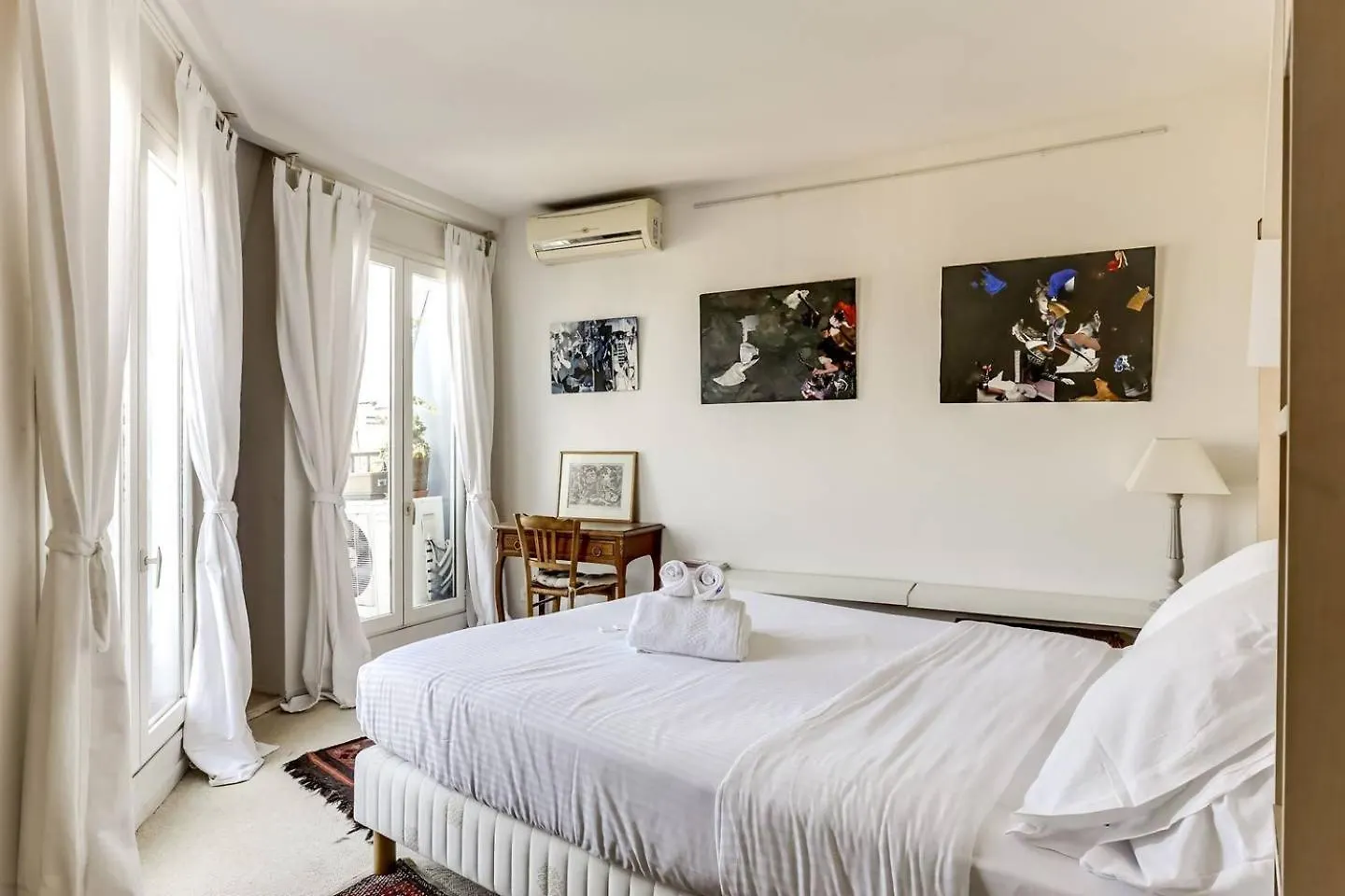 Apartment Guestready - French Flair Rooftop Hideaway Paris